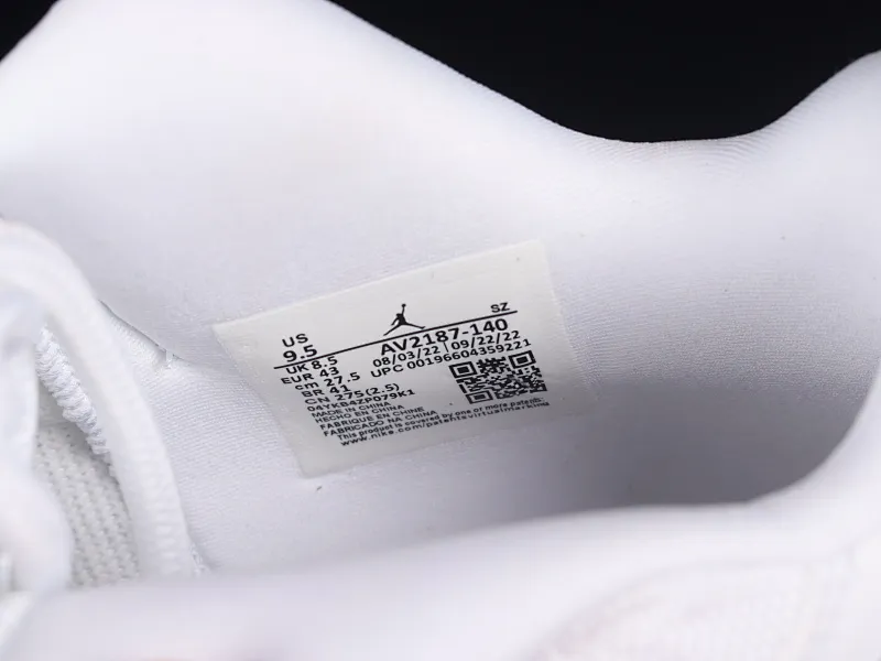 All categories Air Jordan Jordan series basketball shoes Air Jordan 11 F version Air Jordan AJ11 Low "White Cement" AJ11 Joe 11 white cement gray snake pattern genuine carbon AV2187-140
